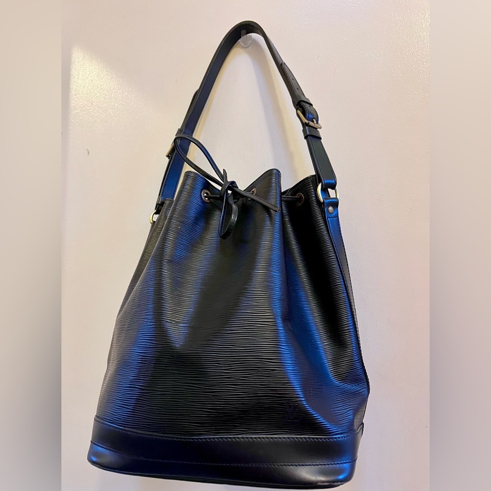 Authentic Louis Vuitton Epi Noe